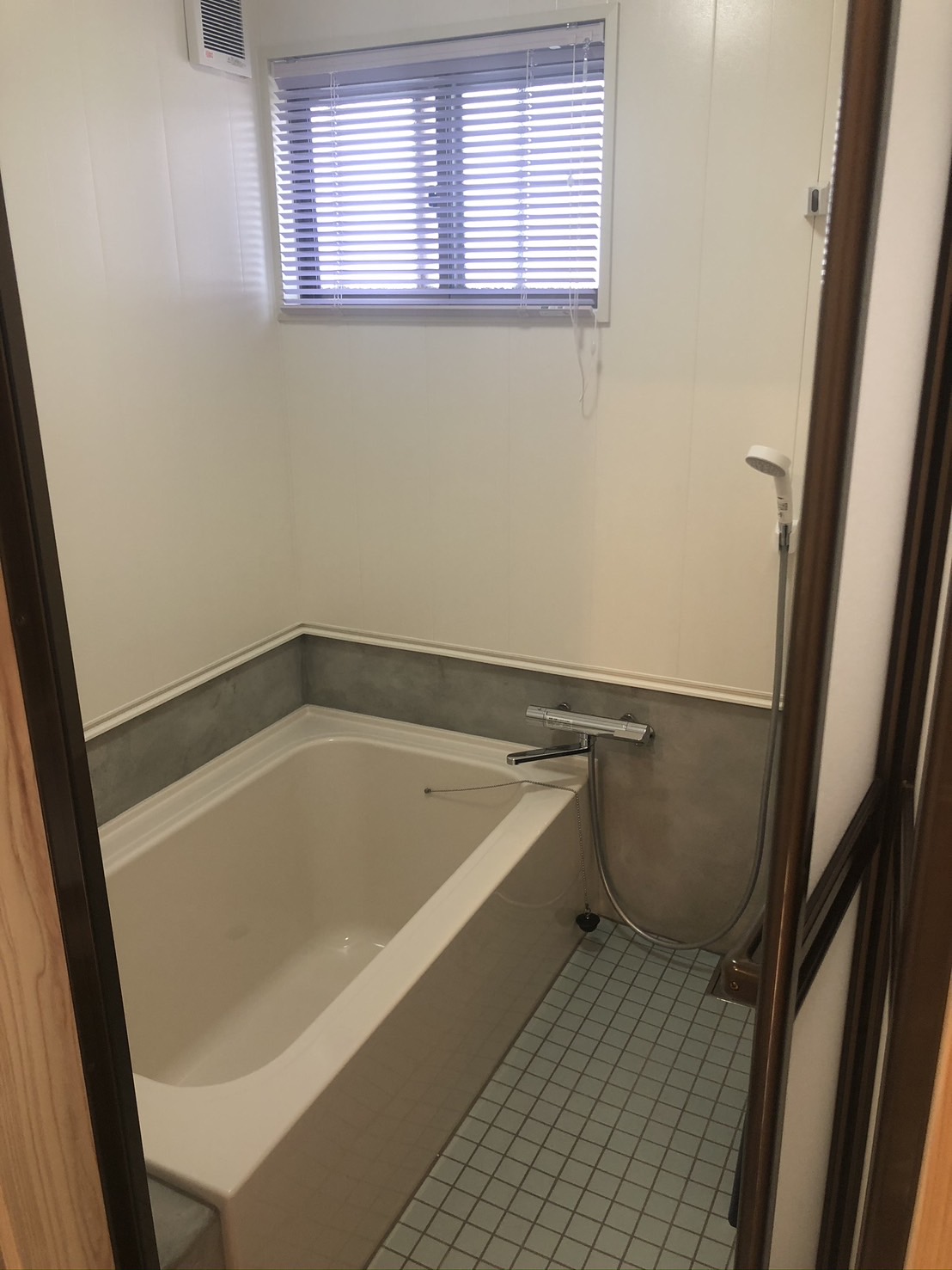 へるんの小窓１階風呂