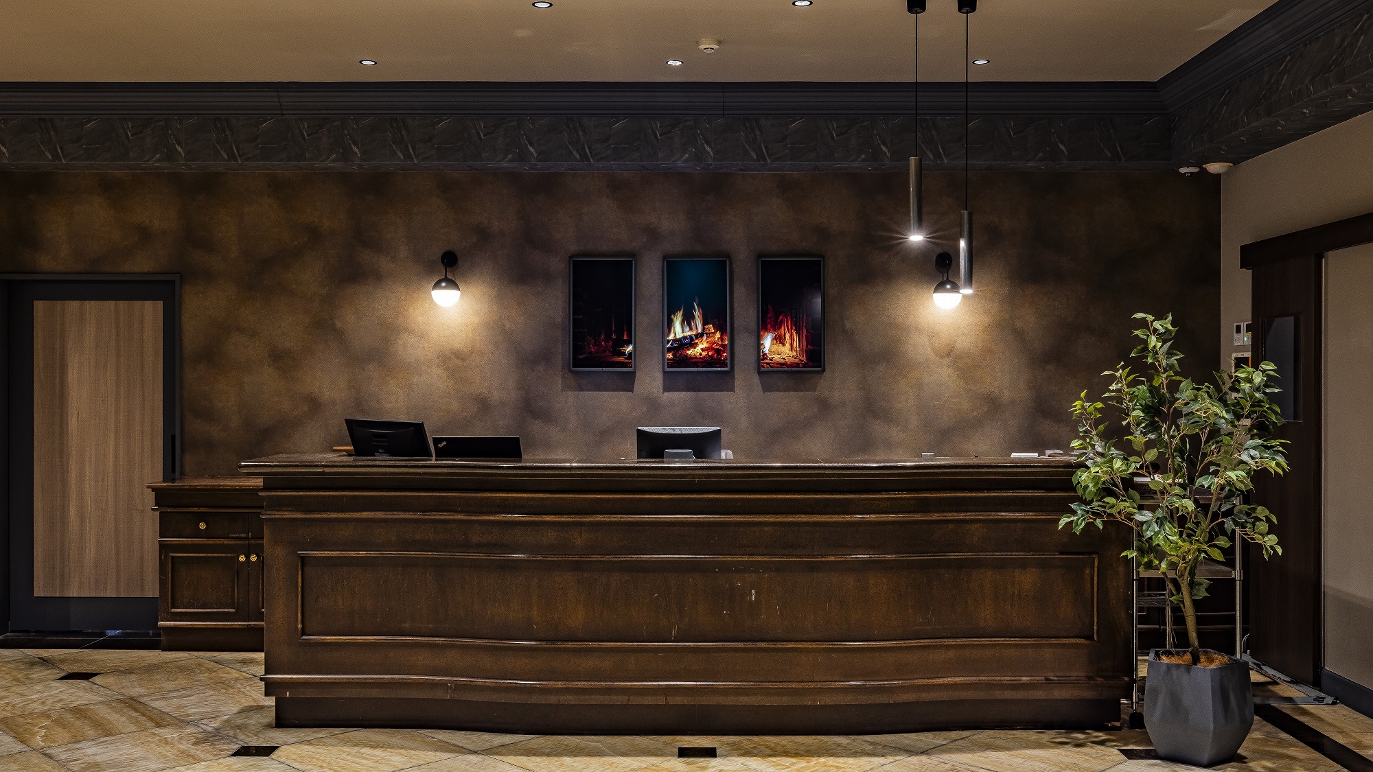 フロントカウンター