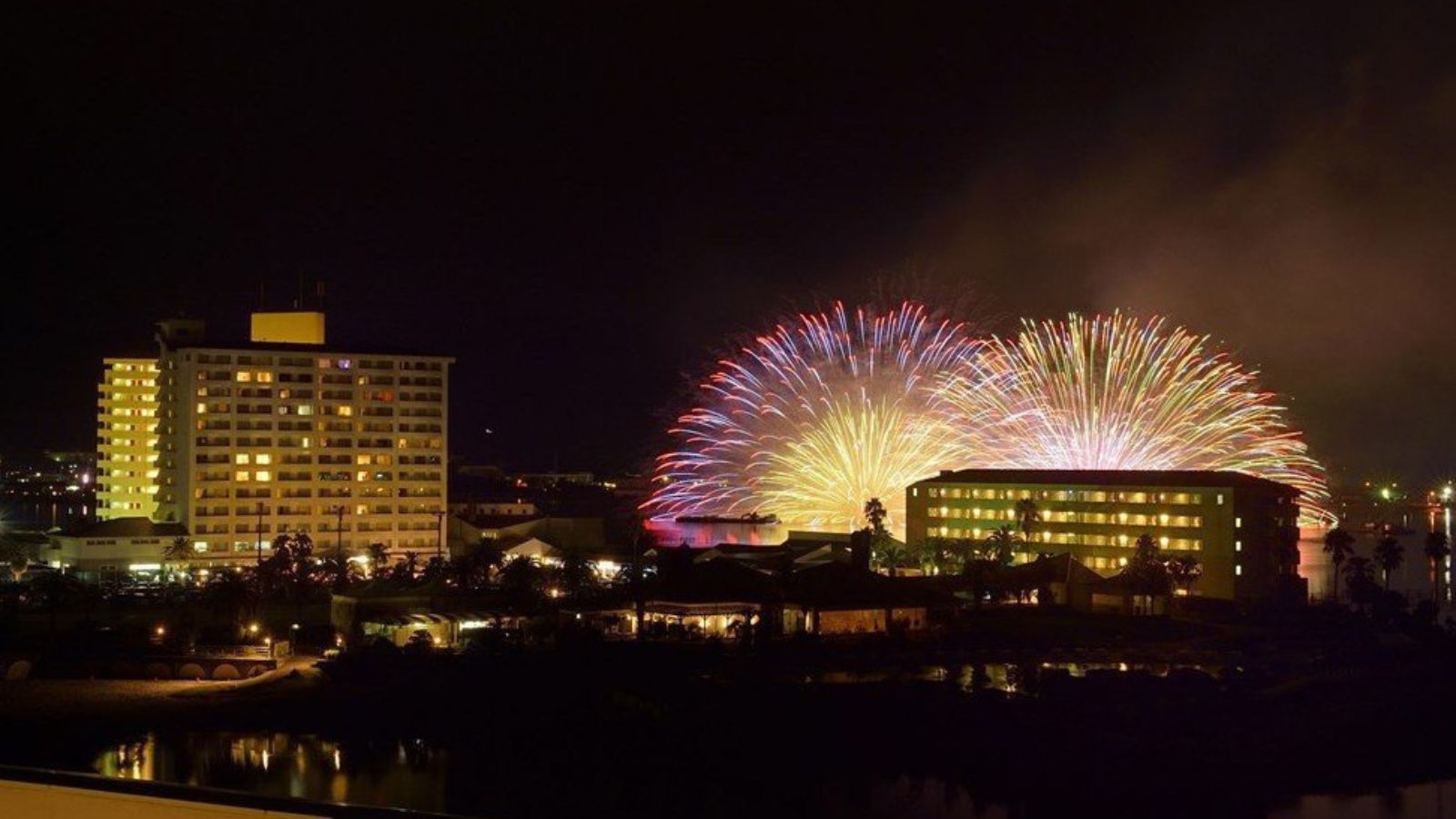 三ケ日花火大会