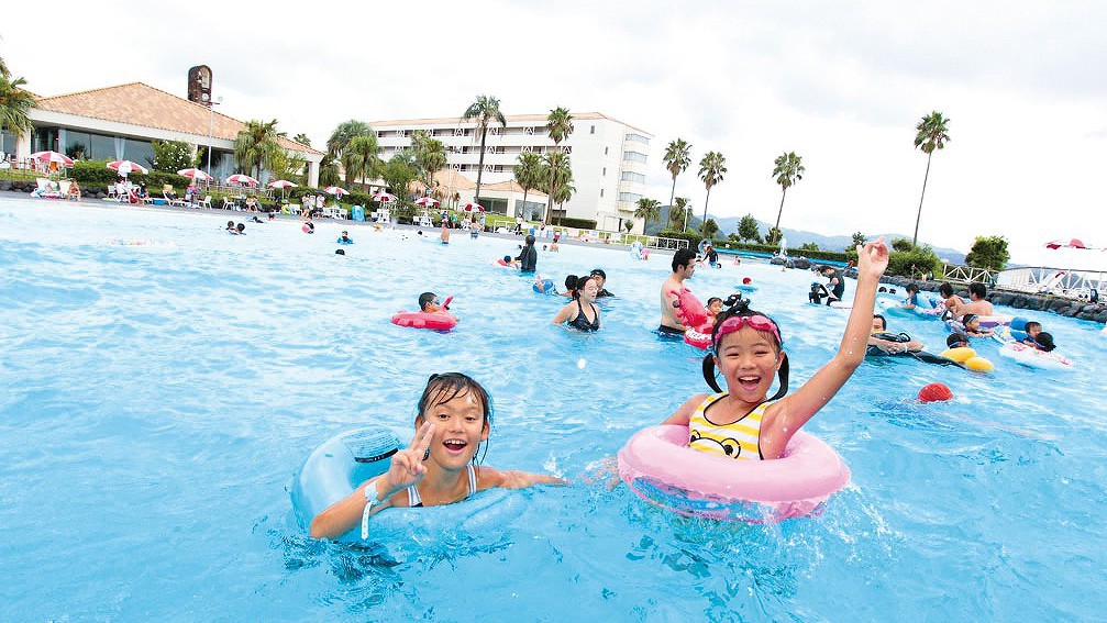 小さなお子様には幼児用プールも併設してあります☆