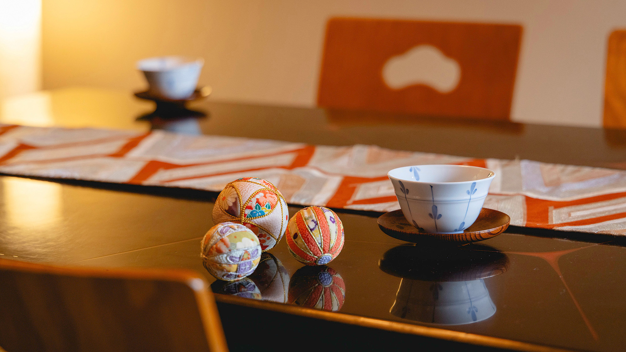 繁華街の中心でも、お子様と安心して過ごせる和室をご用意。広々とした畳の上でごゆっくりお寛ぎください。