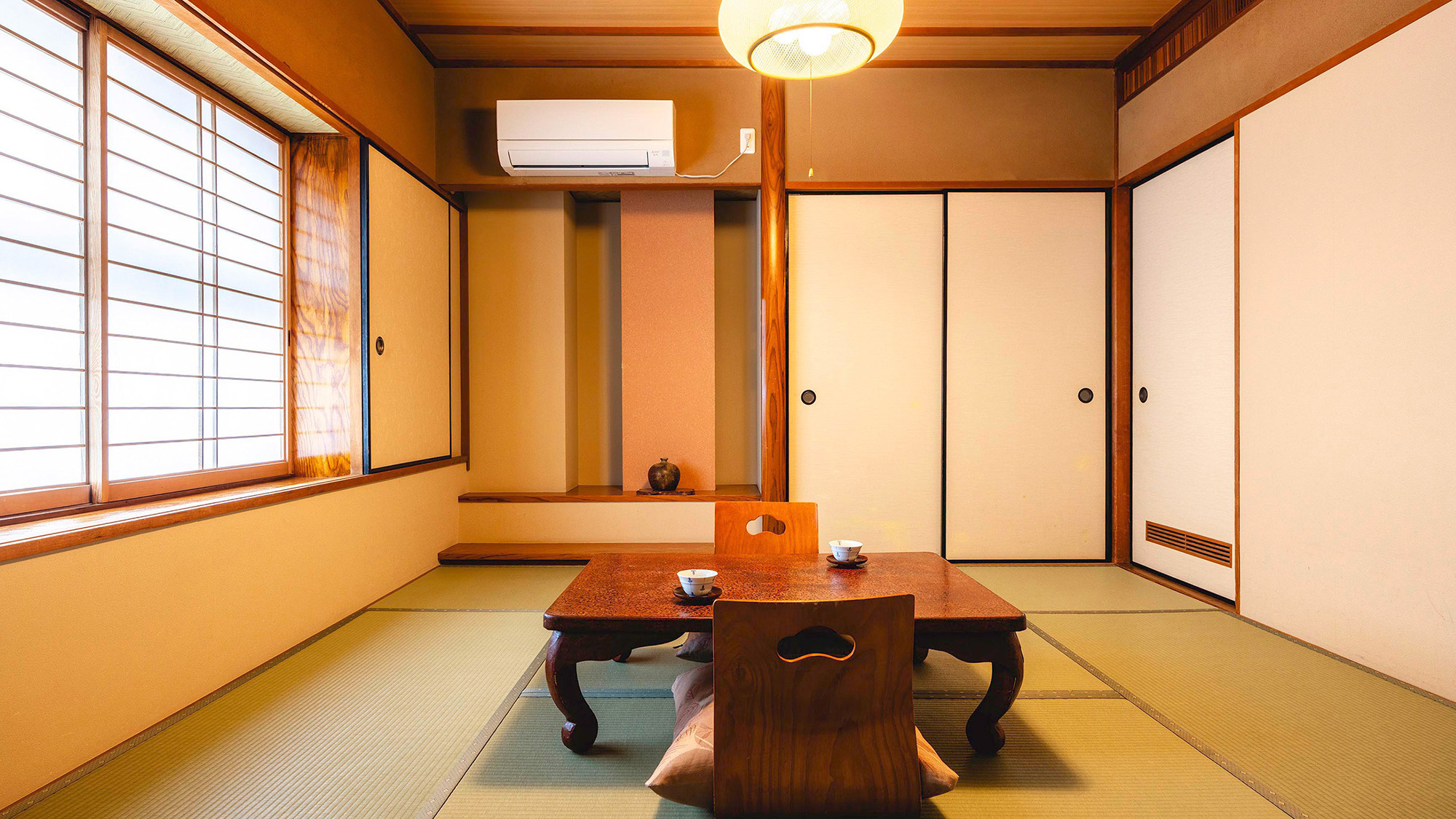 【スタンダード和室8畳】ふたりでほっこり過ごす、癒しの和の設え。