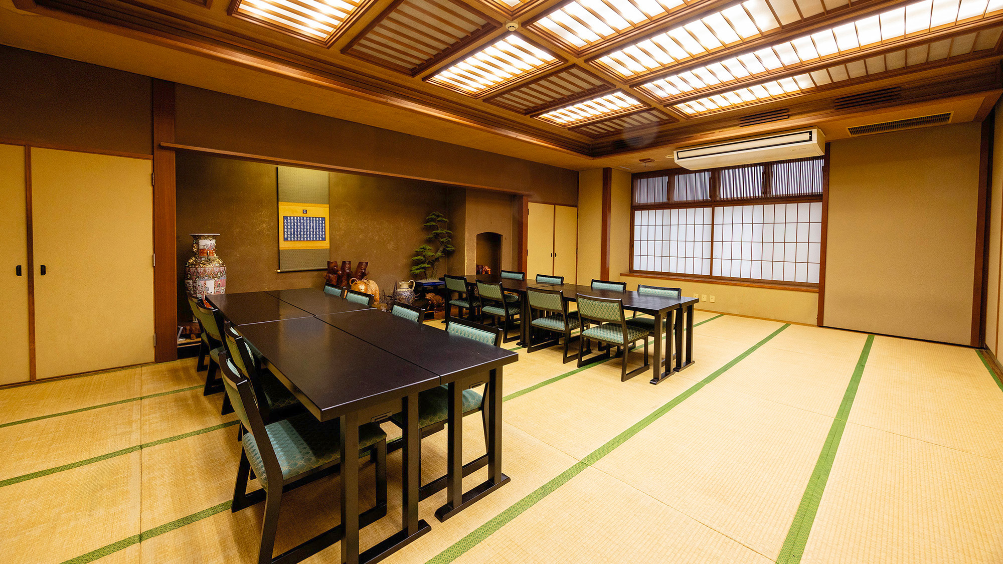 【大広間：かつらぎ】団体様もご利用いただいております。是非ご検討くださいお待ちしております。