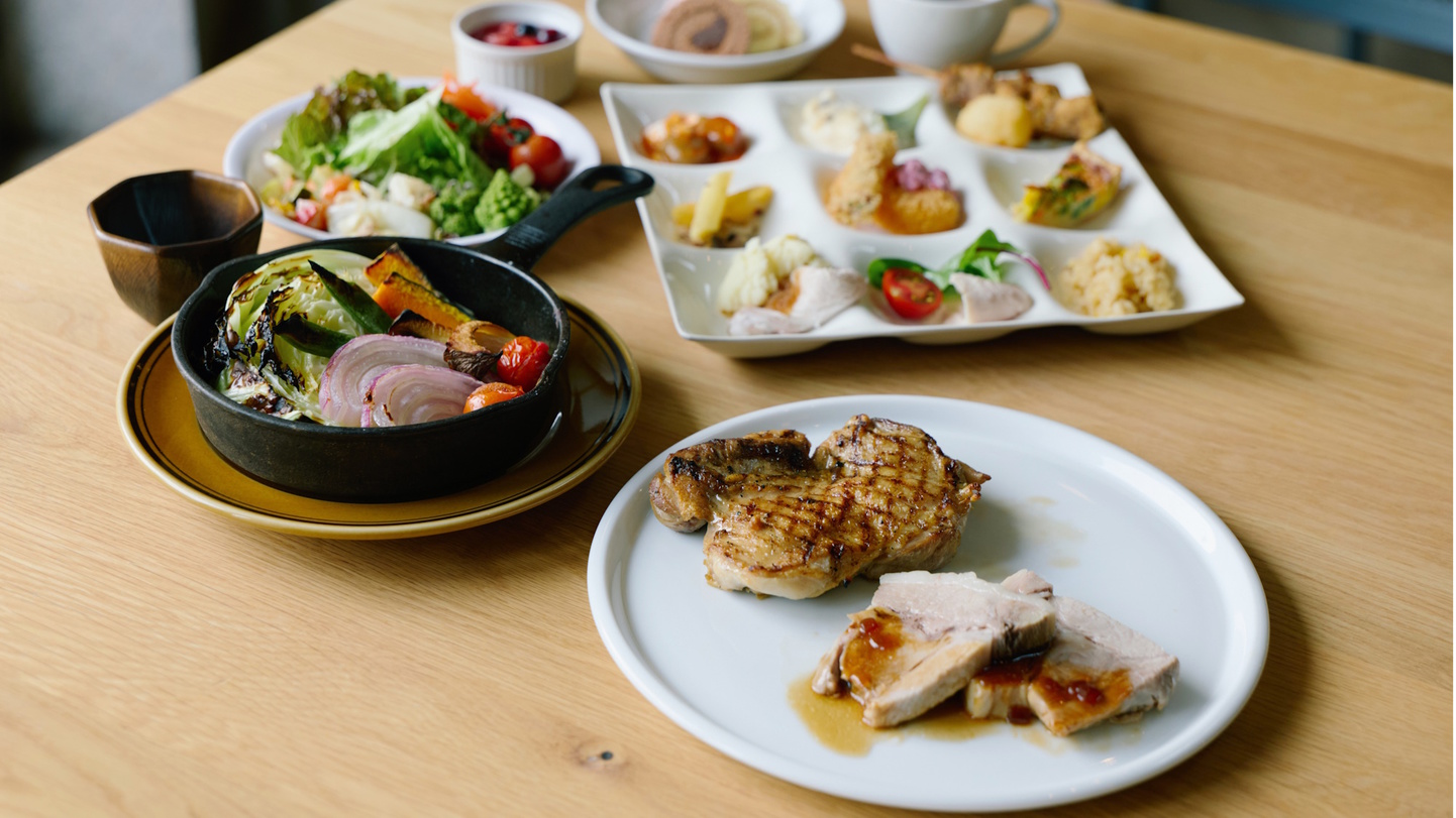 【ご夕食】基本グリル（メイン）＆ハーフビュッフェ／レストラン