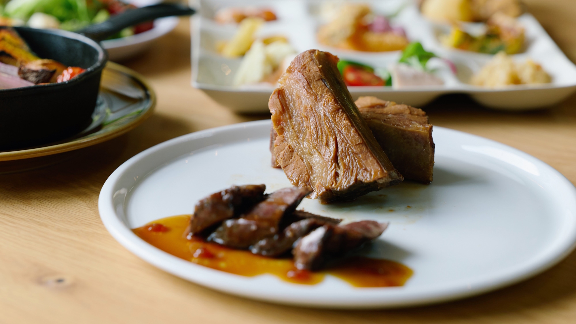 【SALE／2食付】メインの特選グリルとハーフビュッフェ■でアウトドア料理をお得に堪能