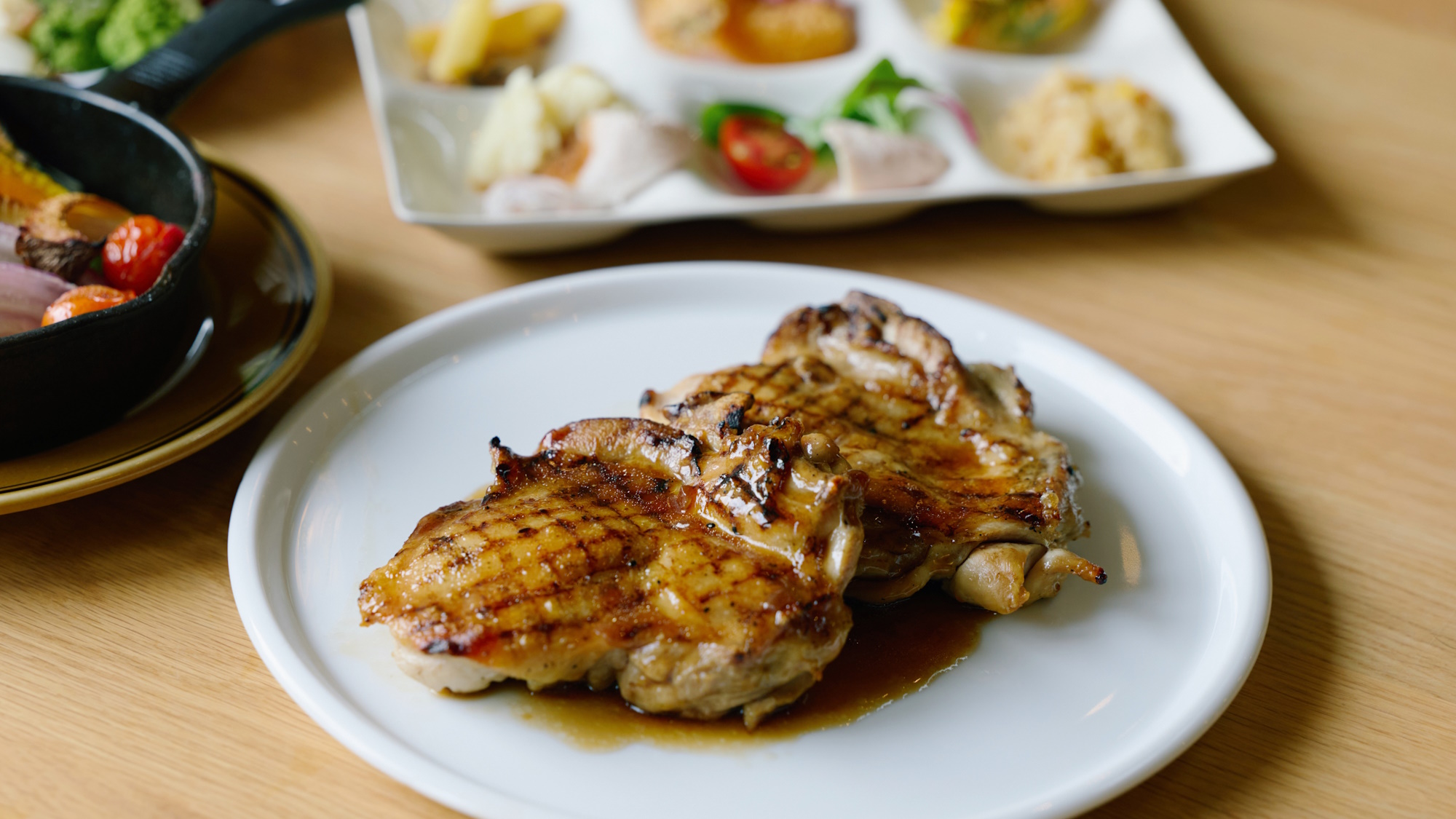 【ご夕食】グリル（メイン）＆ハーフビュッフェ／レストラン