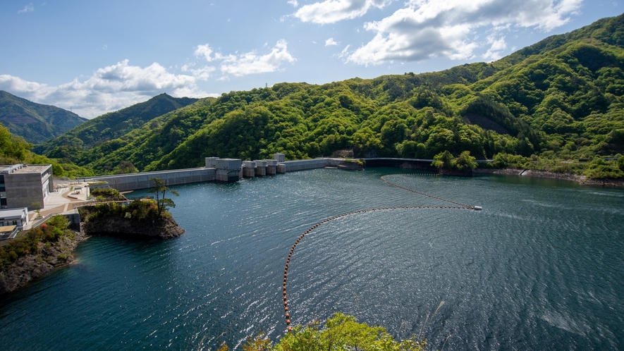 【八ッ場ダム】約70年の時を経て2020年に完成したダム。貯水量は東京ドーム87個分の規模