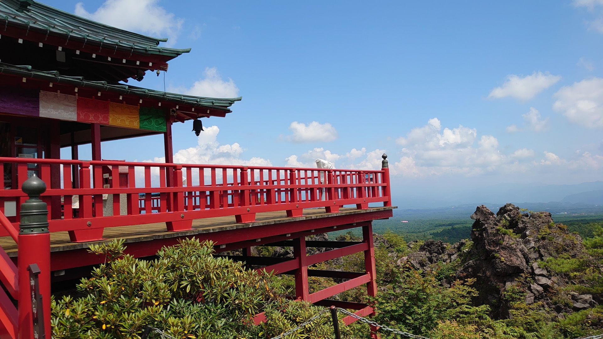 【鬼押出し園】240年以上前に起きた浅間山噴火の溶岩群で形成された奇勝地