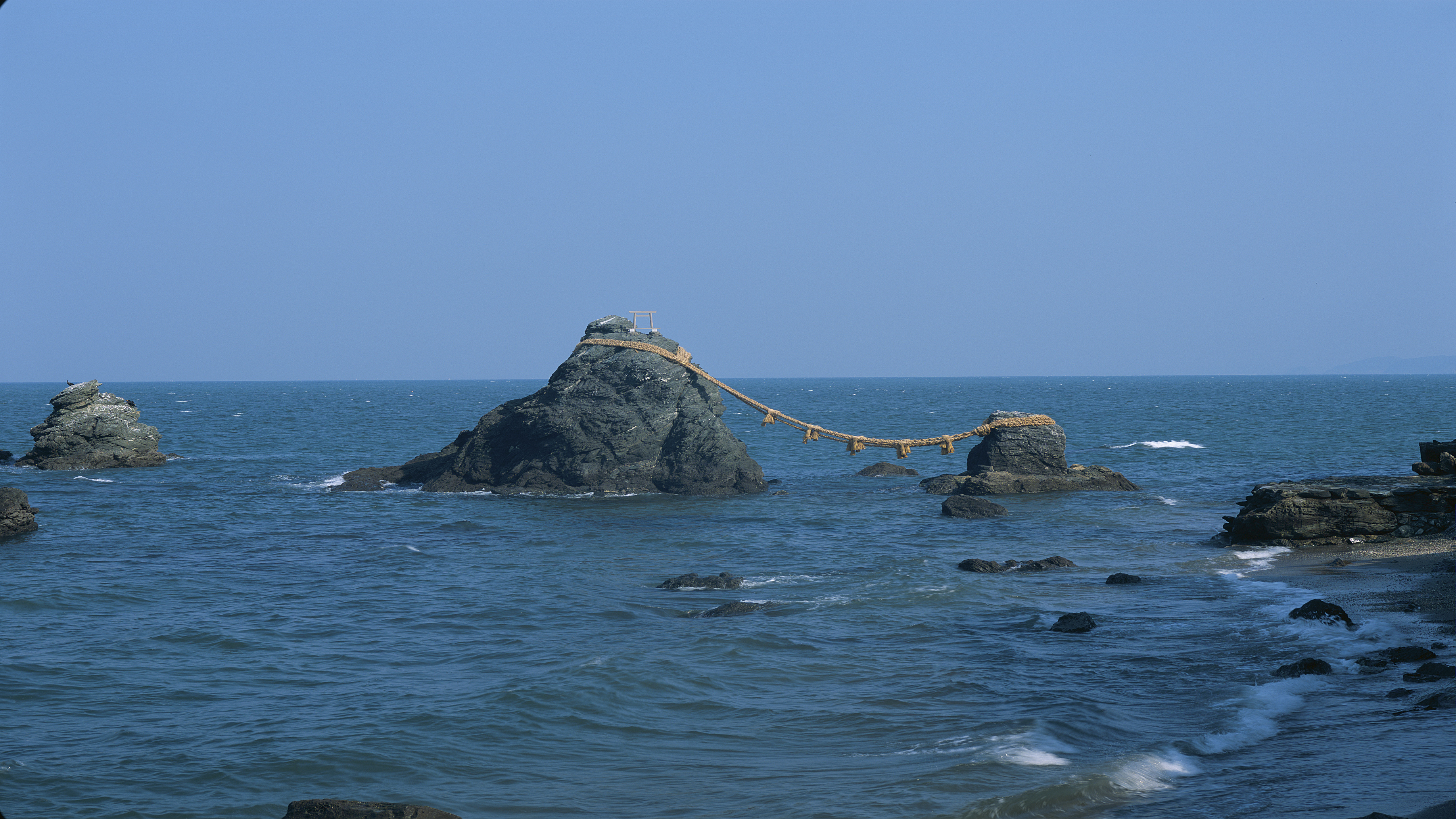二見浦海岸「夫婦岩」◆ホテルから車で1時間15分