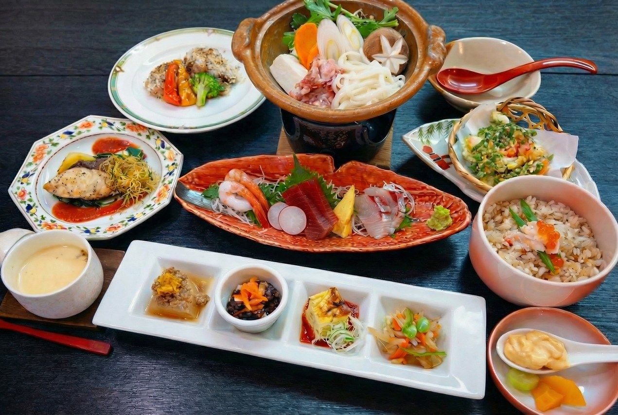 【秋田得旅】季節の“旬”四季彩会席~地酒3種飲み比べとぷりんセットプラン~