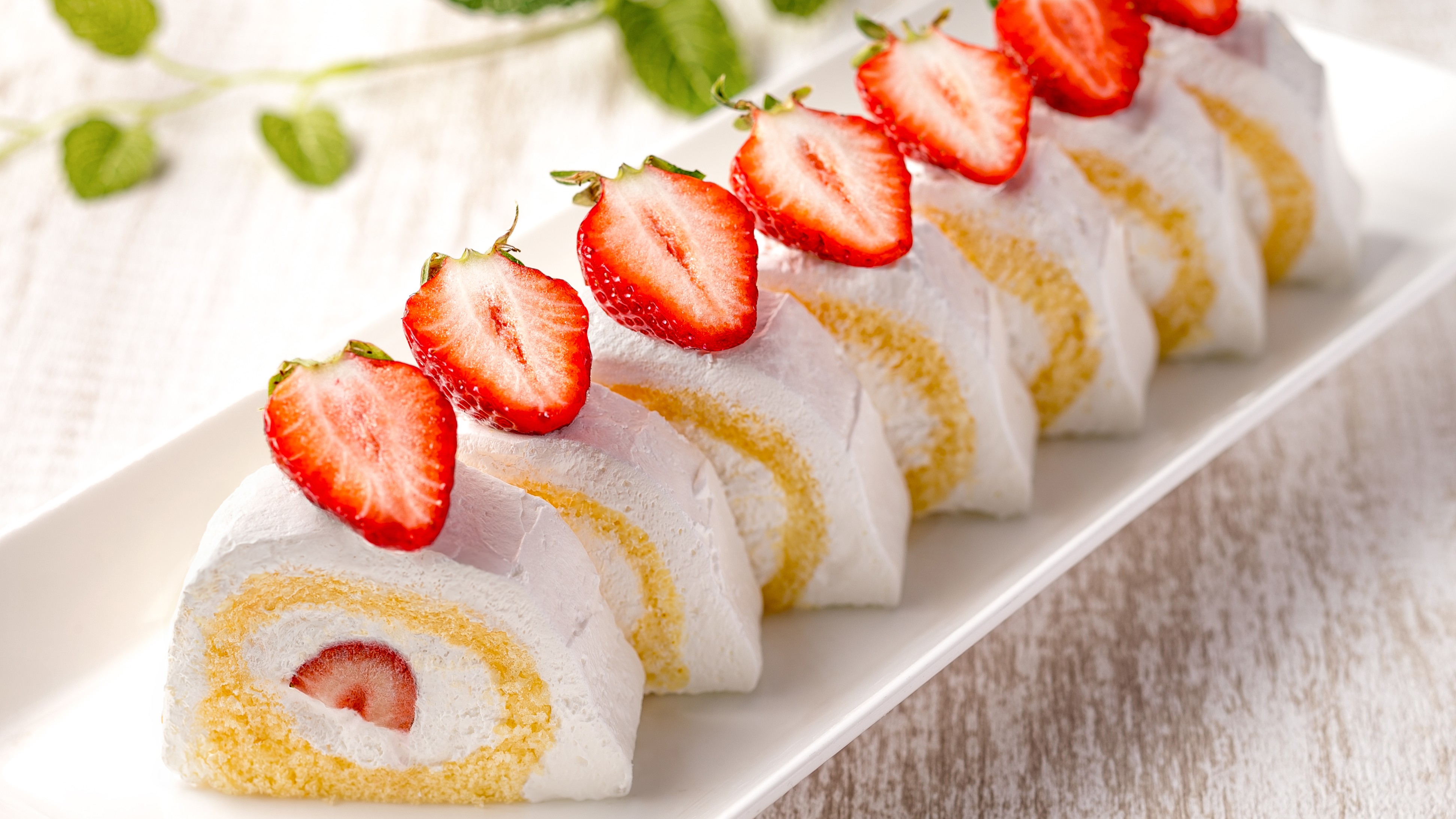 ＜2/14～4/30＞夕食／いちごロールケーキ