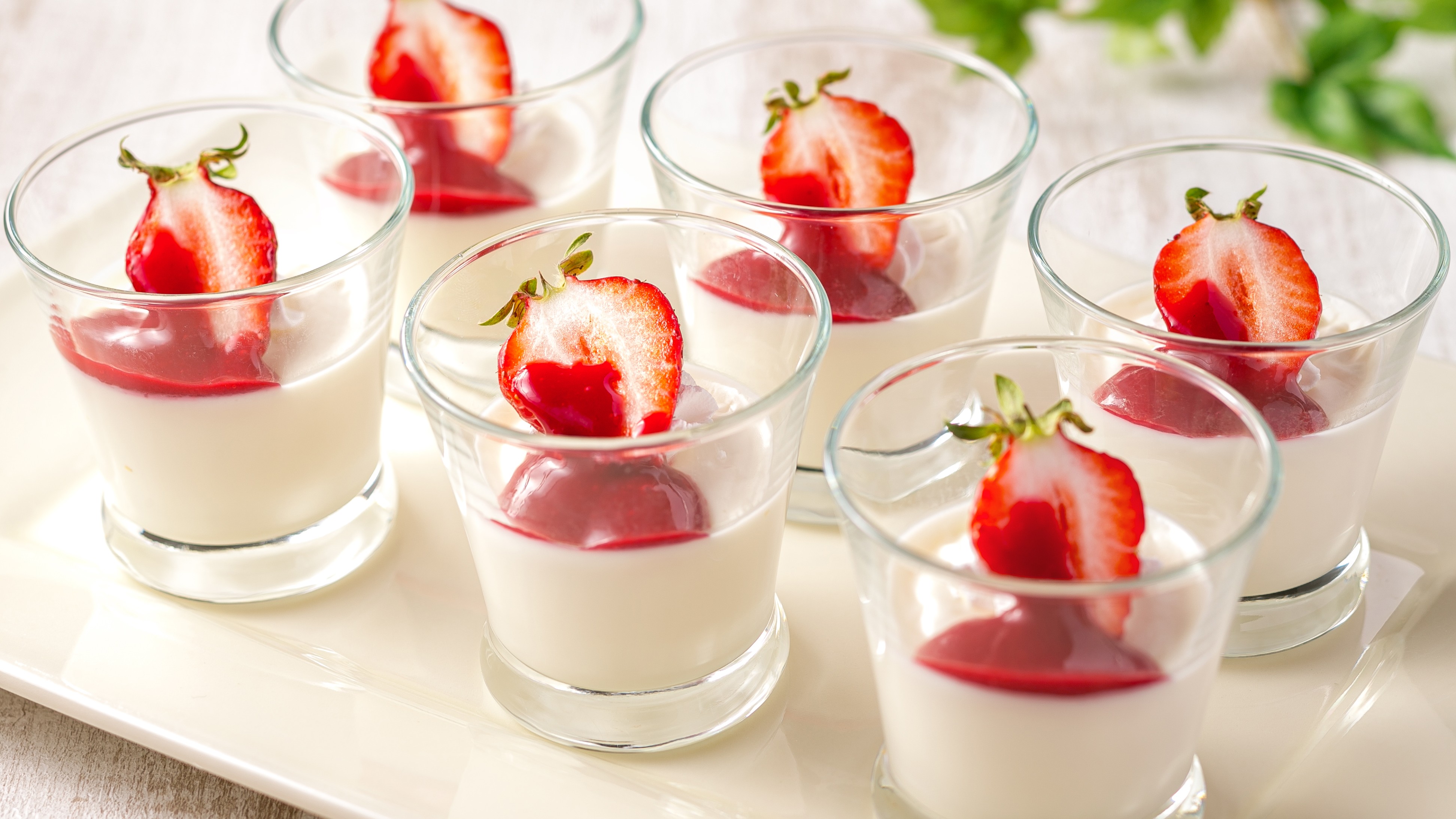 ＜2/14～4/30＞夕食／ストロベリーパンナコッタ