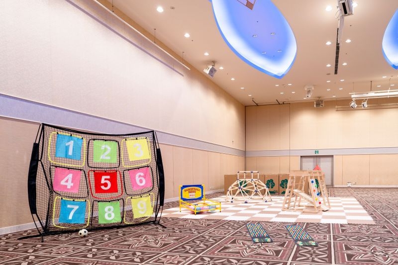 【お子様連れにおすすめ】遊具を設置した別会場で夕食＆朝食ビュッフェを時間無制限で満喫！