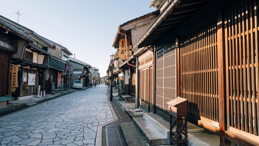 金屋町「千本格子の家並み」