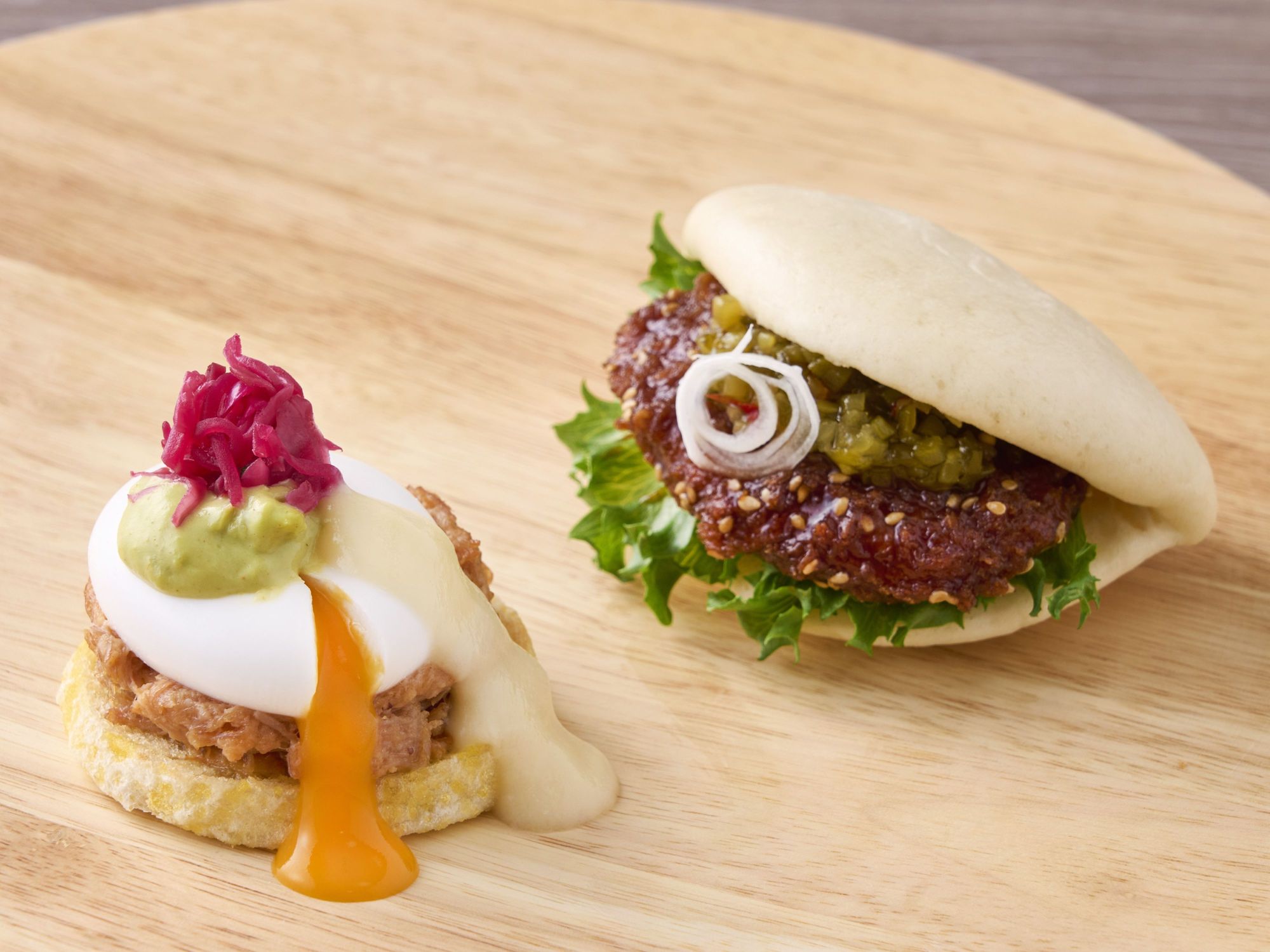 ＜Dinner Buffet＞4月1日スタート／プルドポークベネディクトとチキンバオ