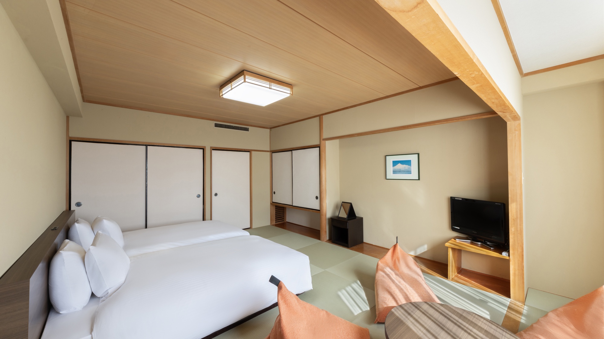 和モダンルーム