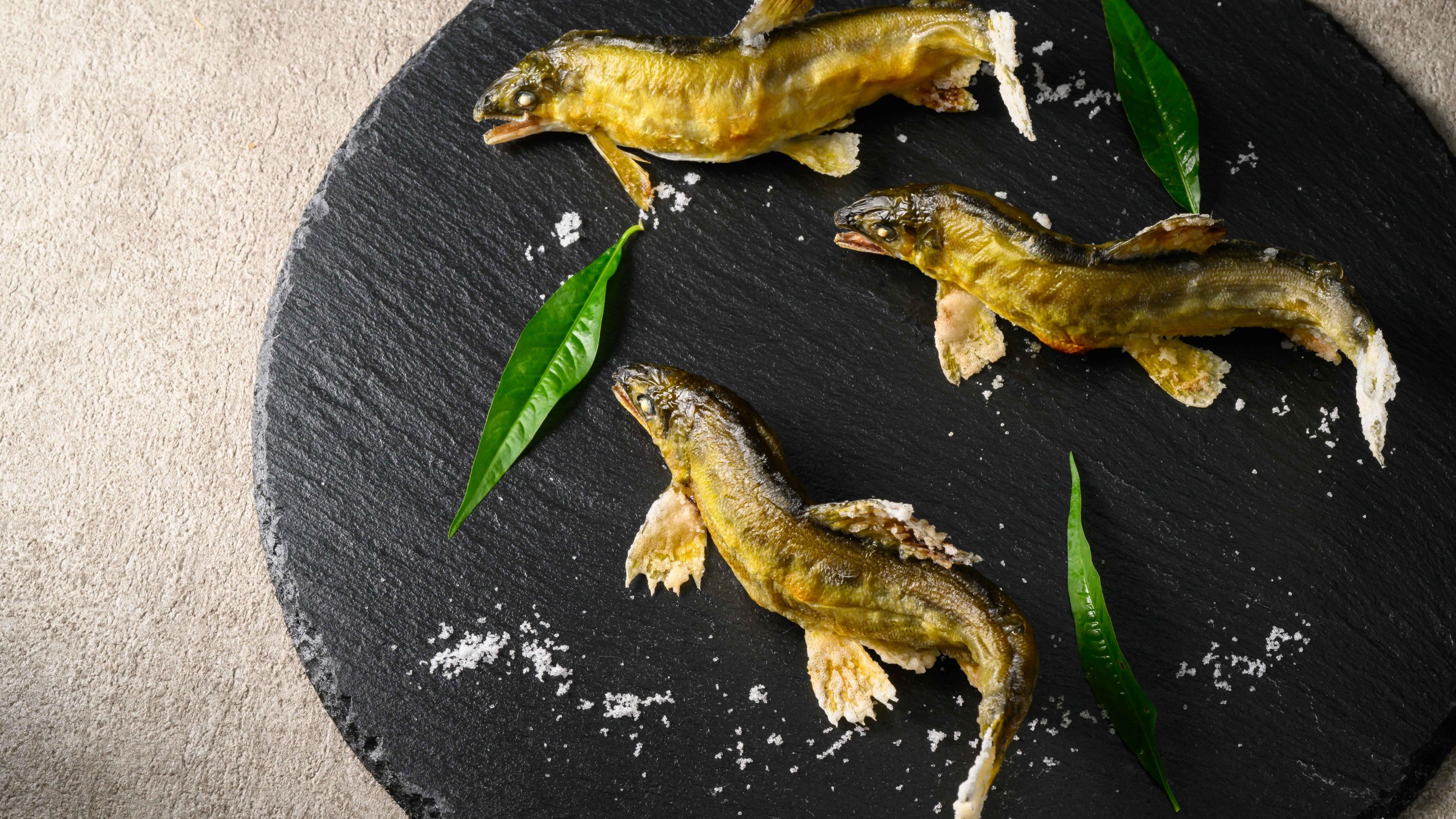 ＜夕食ビュッフェ＞鮎の塩焼き（夏季限定）（イメージ）