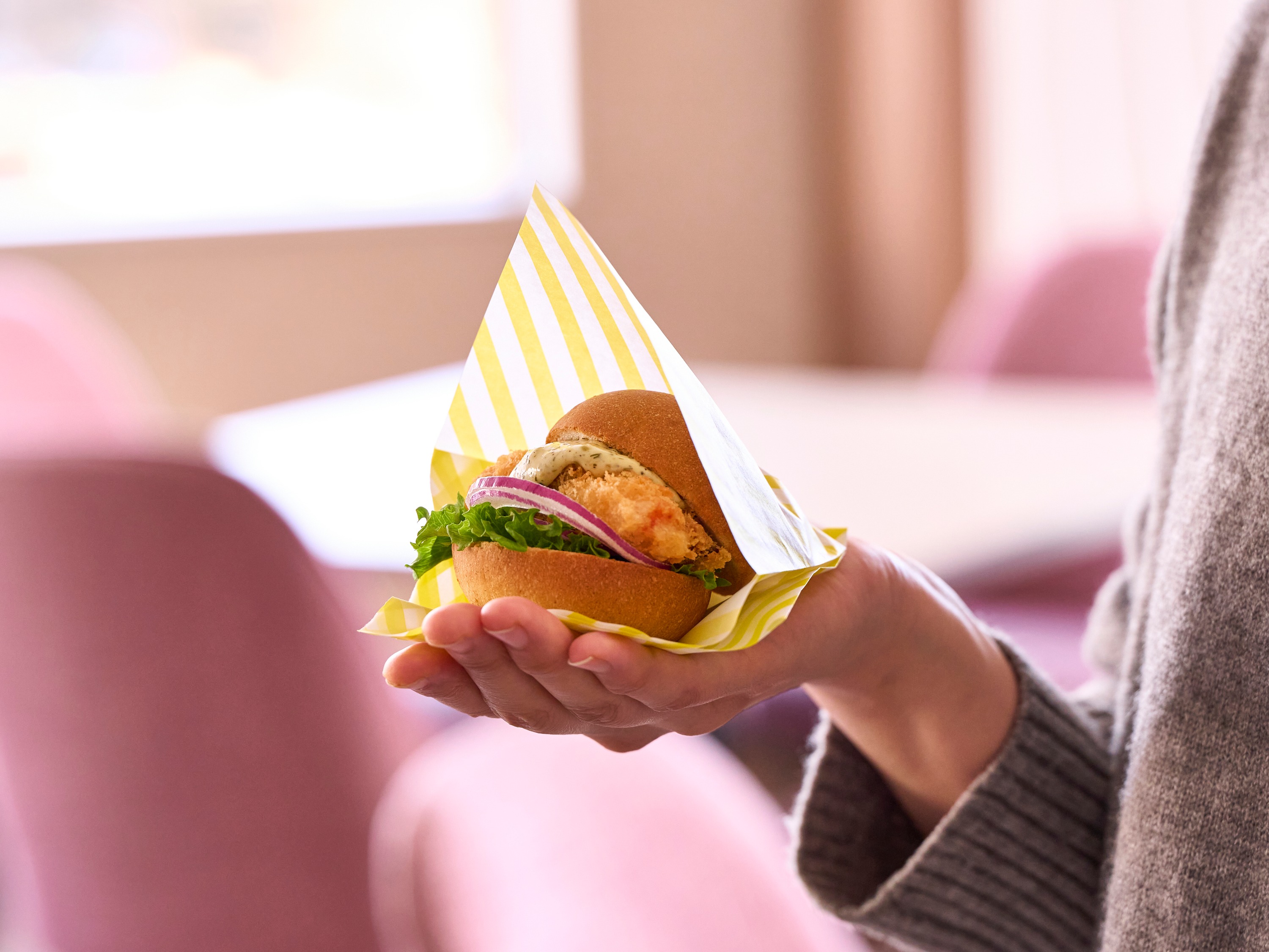 ＜朝食ビュッフェ＞グリルサーモンスライダー（イメージ）