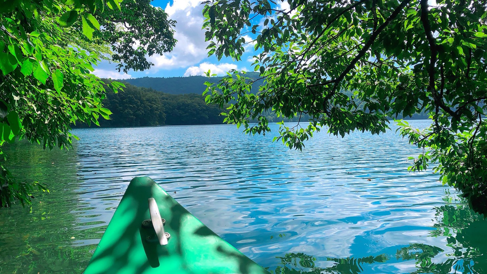 ハート型の神秘の湖、青木湖でのんびりカヌー体験！