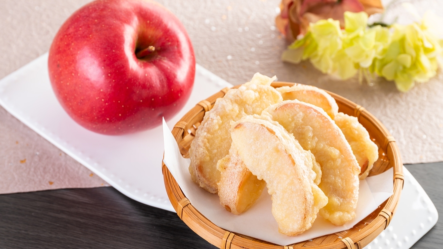 [ディナーバイキング]クチコミ高評価のリンゴの天ぷらです(イメージ)