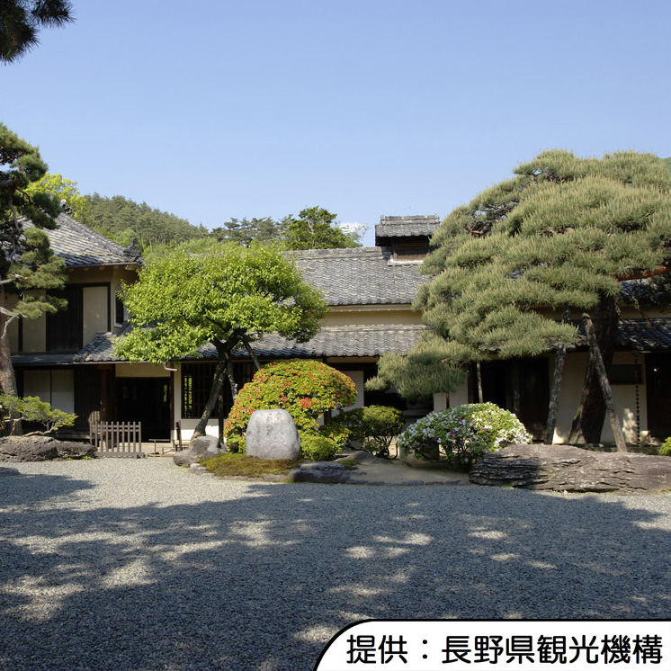 【豪商の館　田中本家博物館】江戸時代の豪商の館を利用した博物館です。ホテルから車約40分です。
