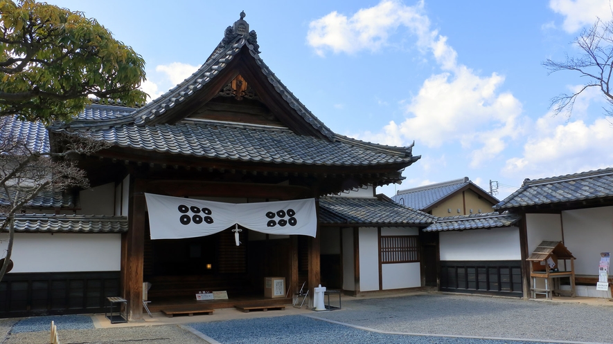 【真田邸】真田幸教が義母・貞松院の住まいとして建てました。ホテルから徒歩約20分です。