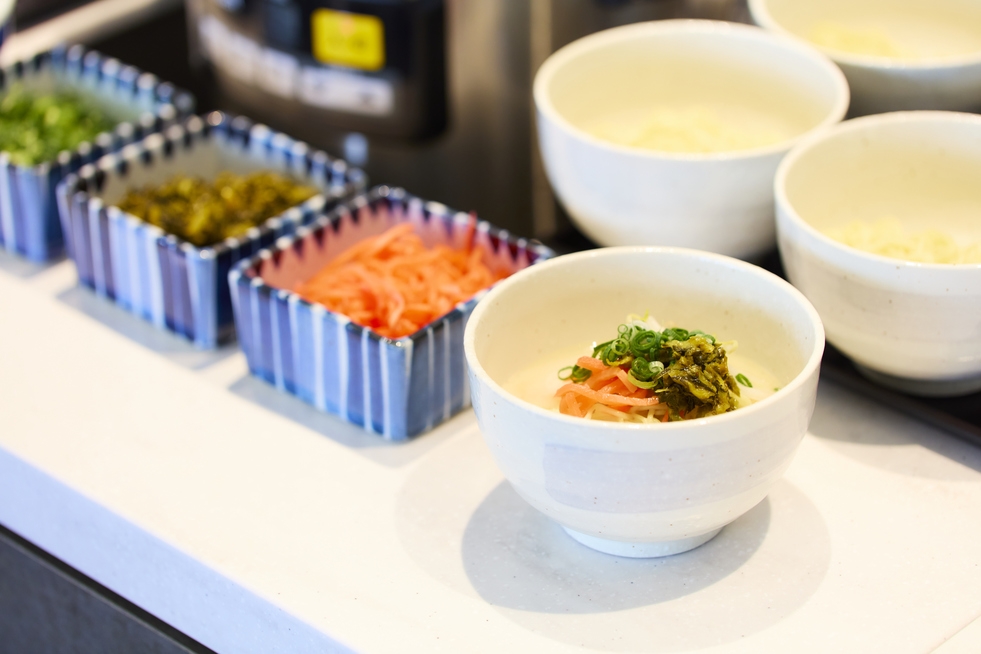 【来るだけでOK！】スタッフが選ぶ。お部屋はまるっとおまかせ♪名物ビュッフェ付き＜おまかせ・朝食付＞