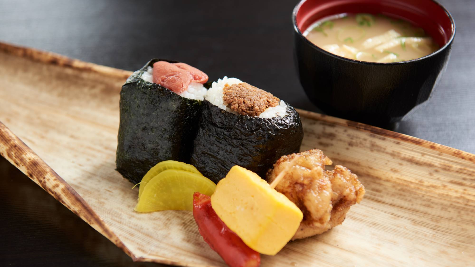 おにぎり&唐揚げセット朝食