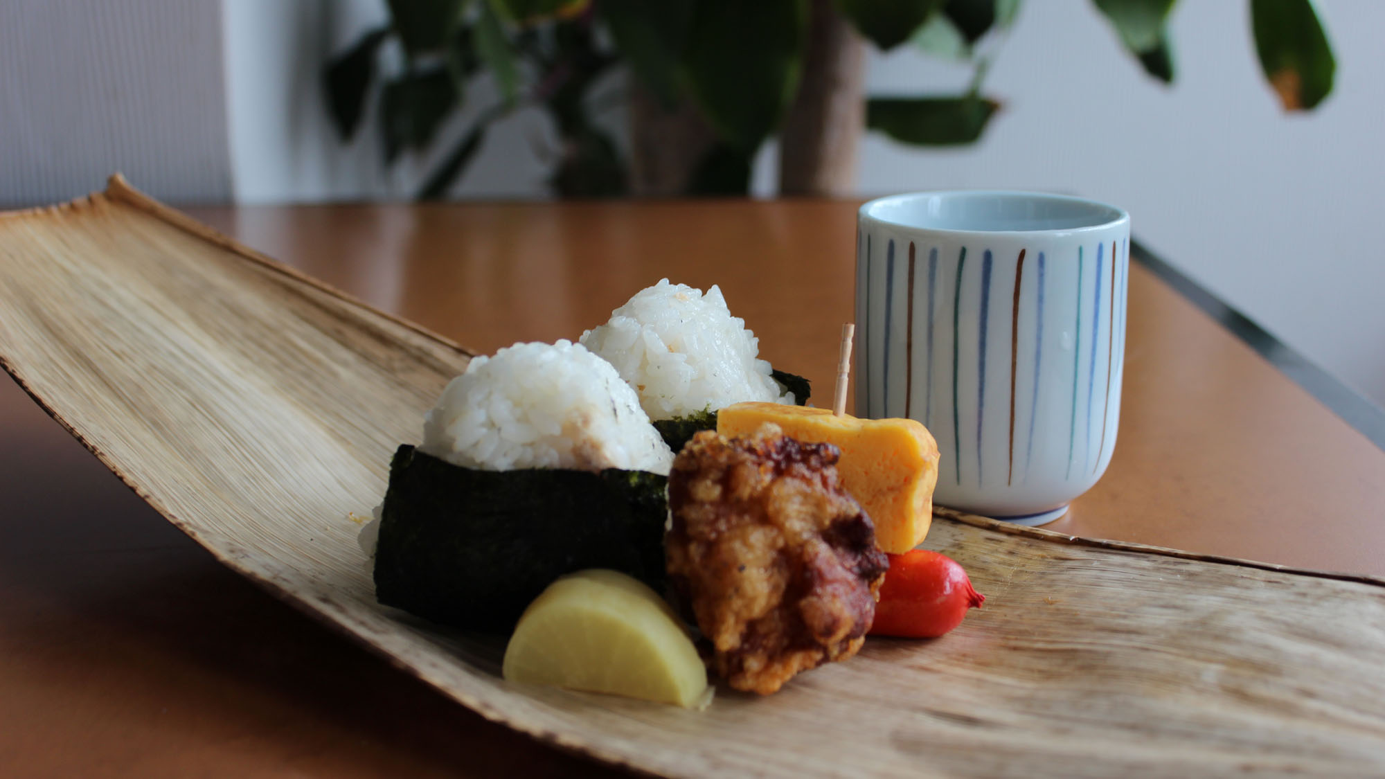宿泊者の皆様におにからセット朝食をご提供