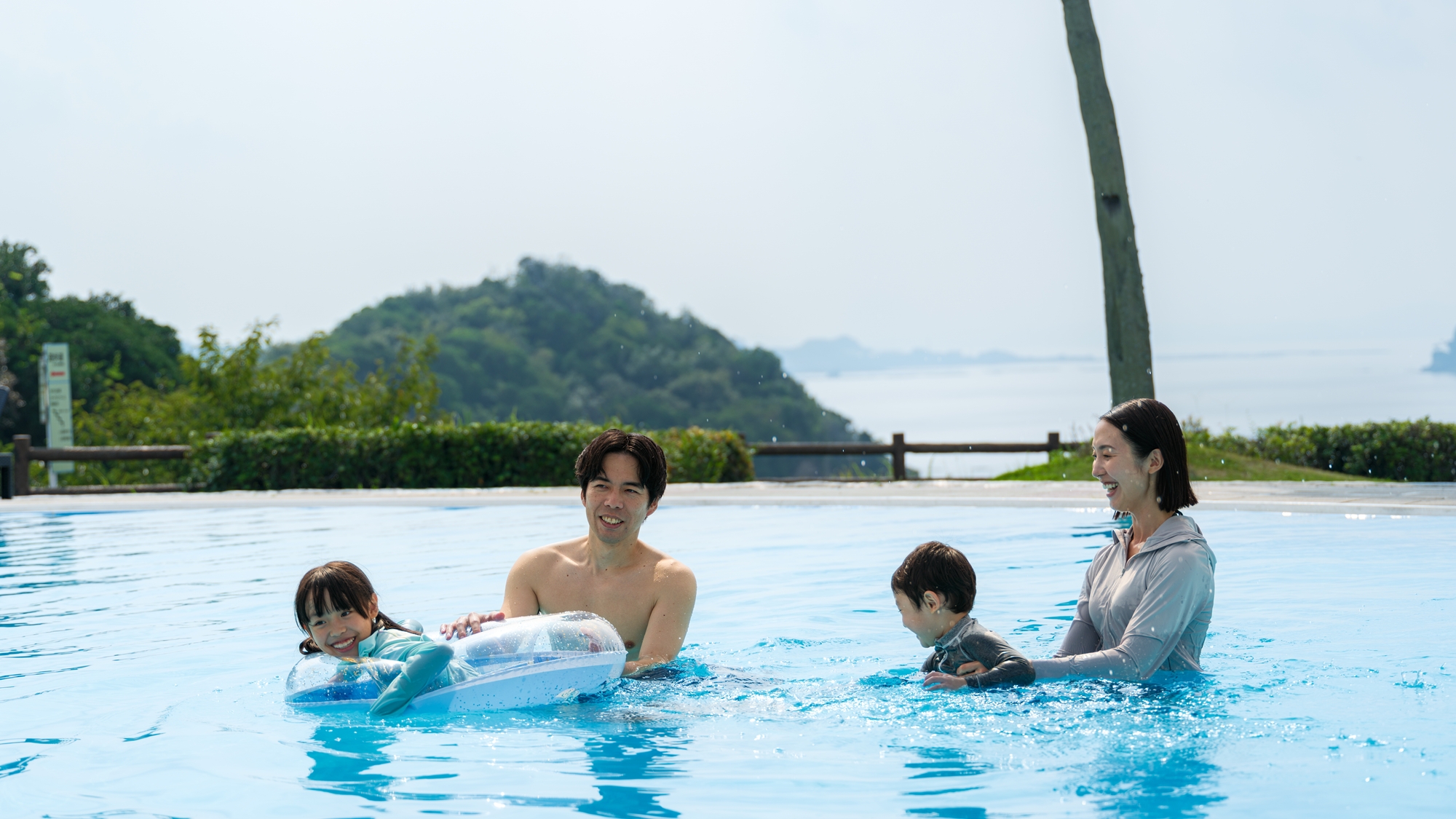 夏季限定　プール