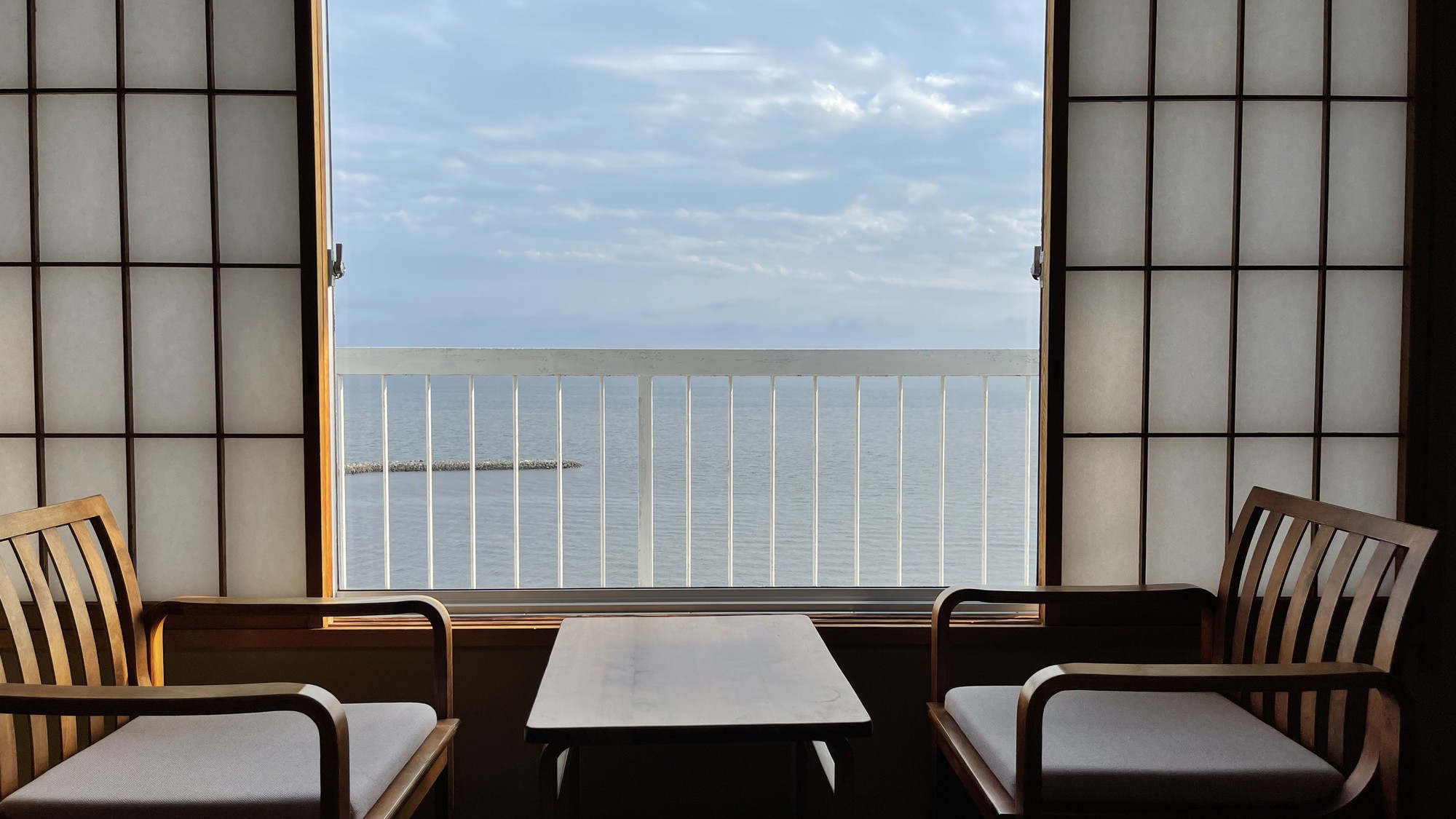 【本館】海を眺める寛ぎ和室　客室からの海の眺め