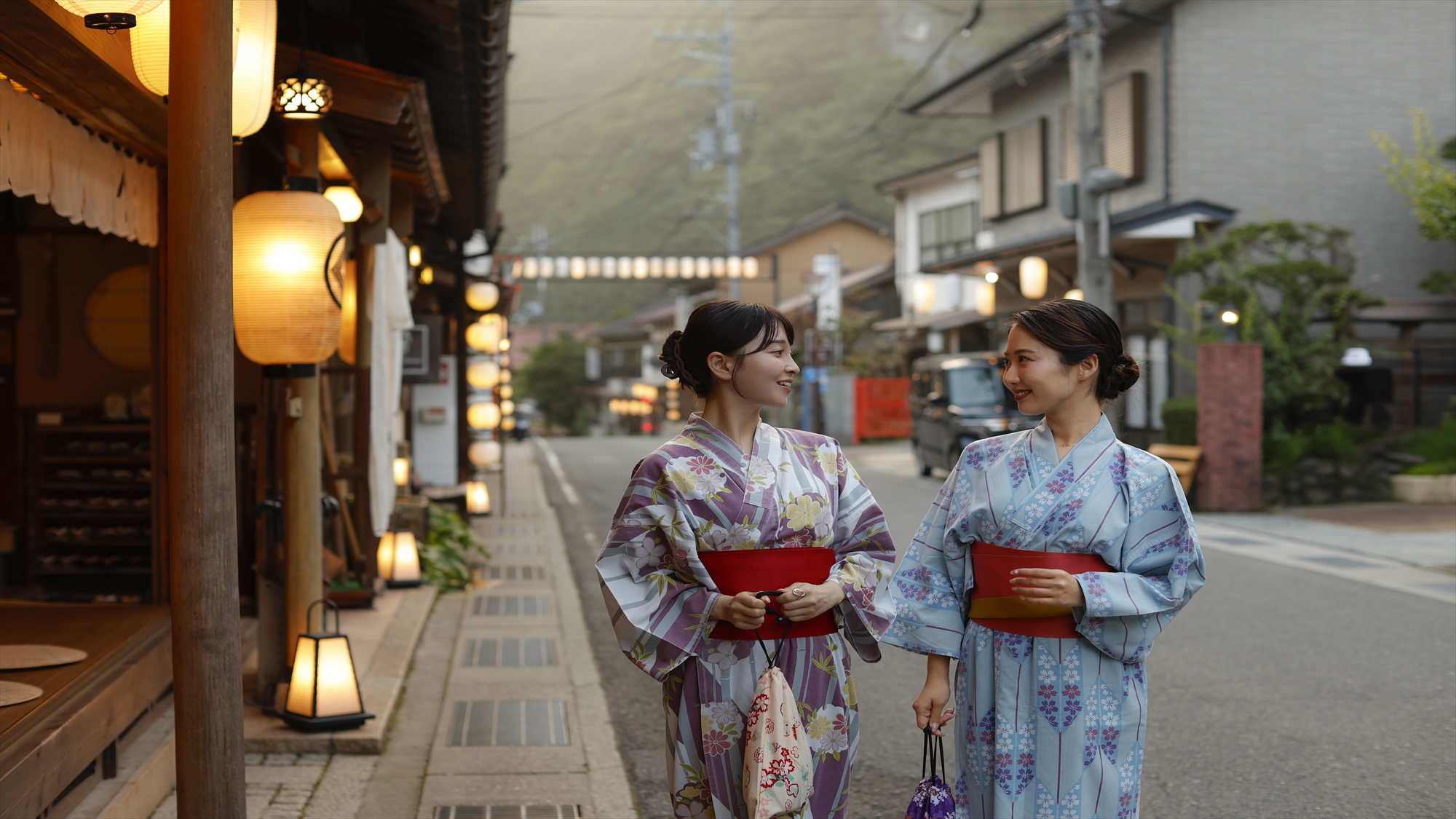 レトロな温泉街散策