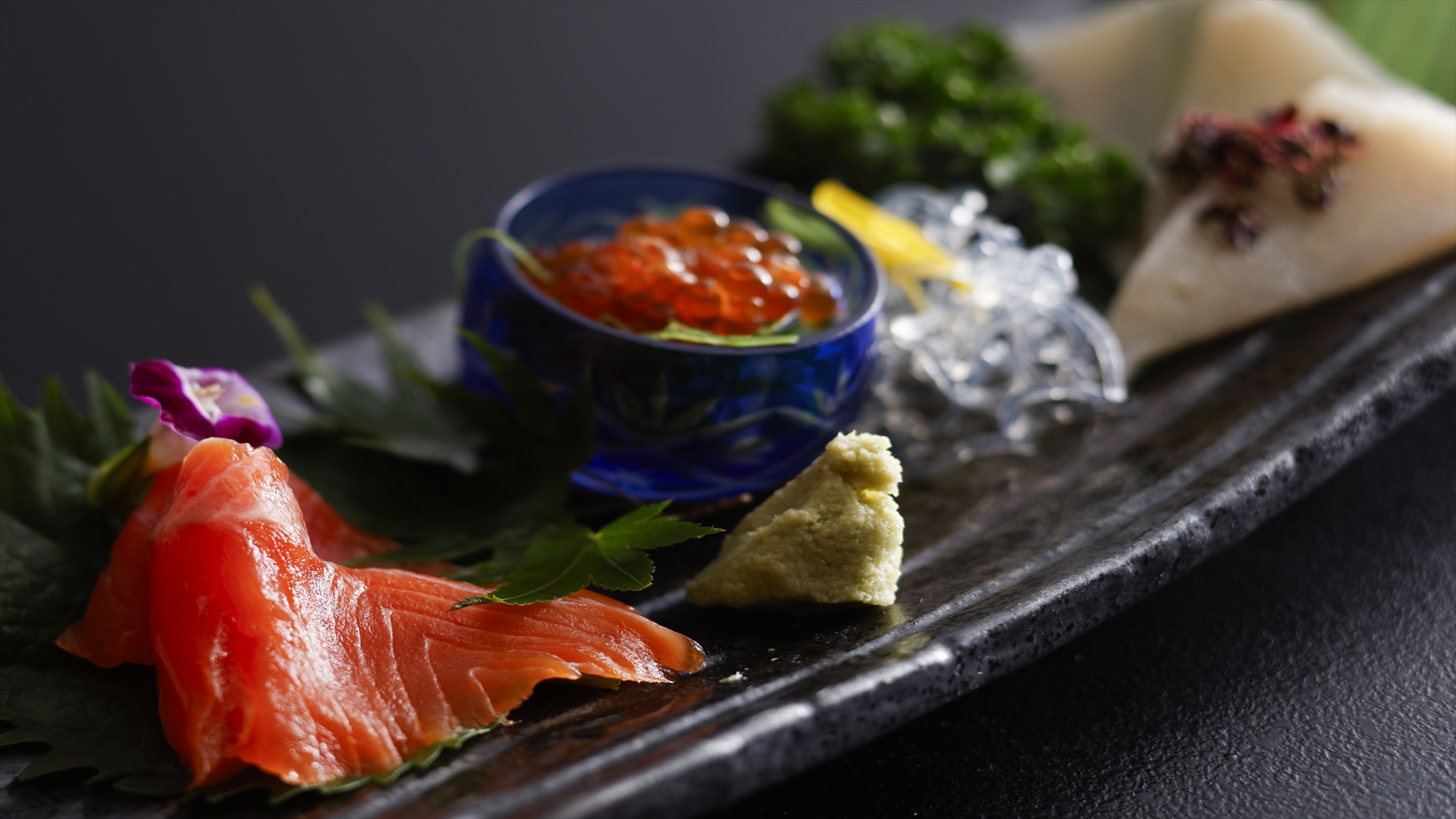 美しいマスとマスの卵