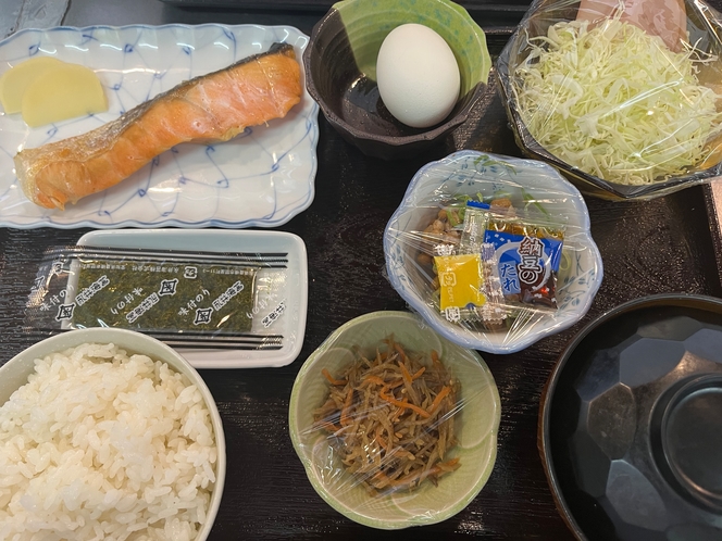 朝食日替わり（生卵）