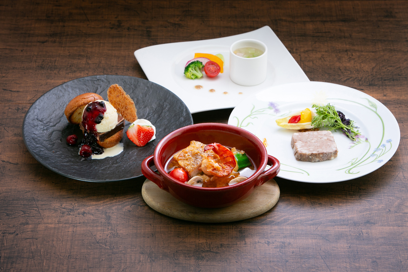 【17：30入店】平日限定！ザ・テラスの選べるメインディッシュディナーコース付（朝食なし）