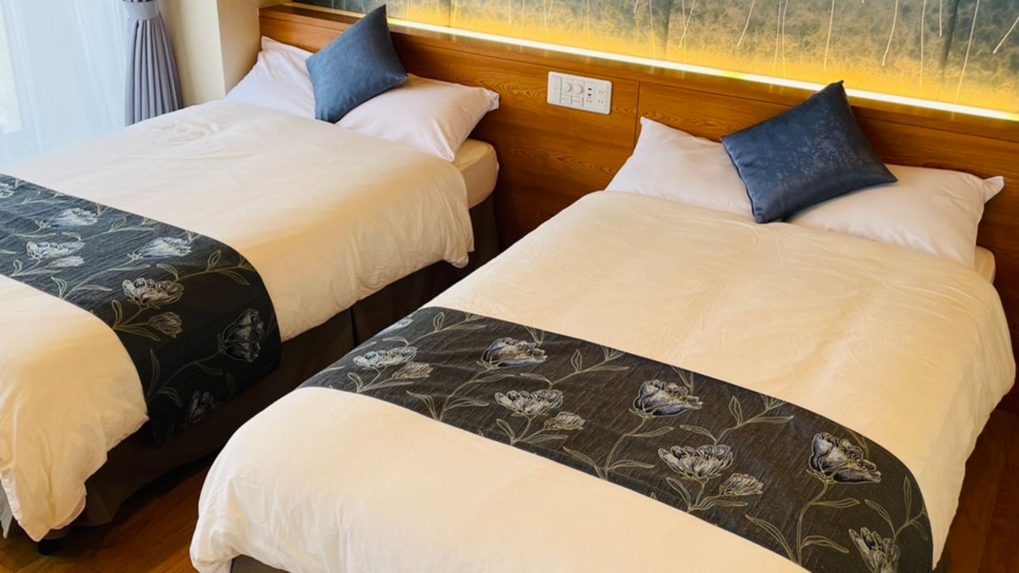 半露天風呂付客室　和洋室　「夕海凪」ベッドイメージ