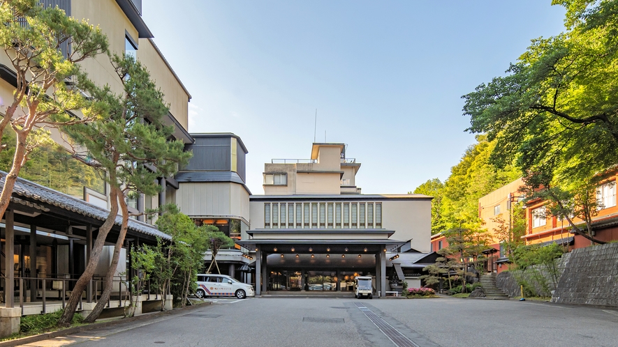 【外観・庭園】源泉湯の宿 松乃井 エントランス