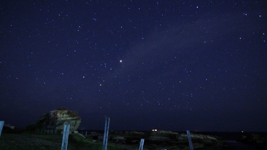 夜は海辺で天体観測