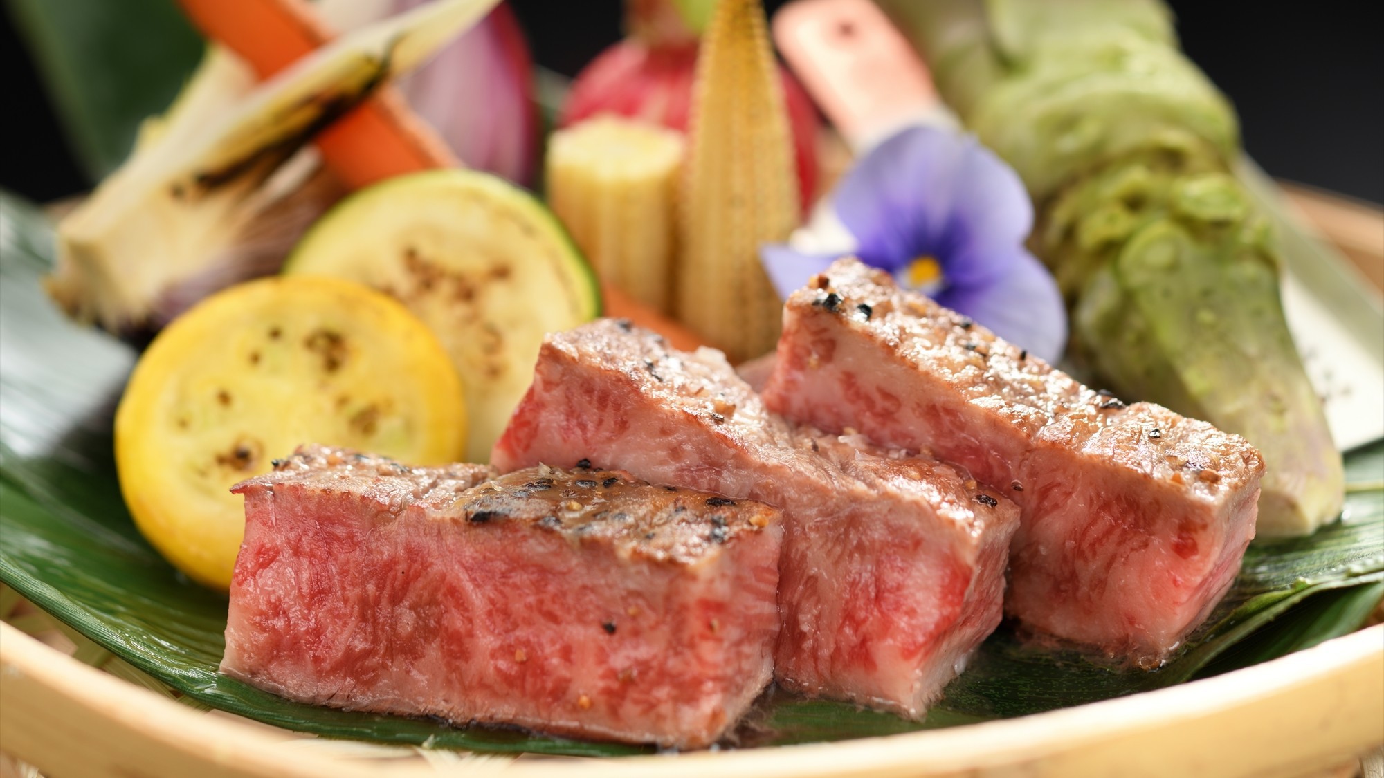 【ご夕食】贅沢にとろけるような美味しさ仙台牛(一例)