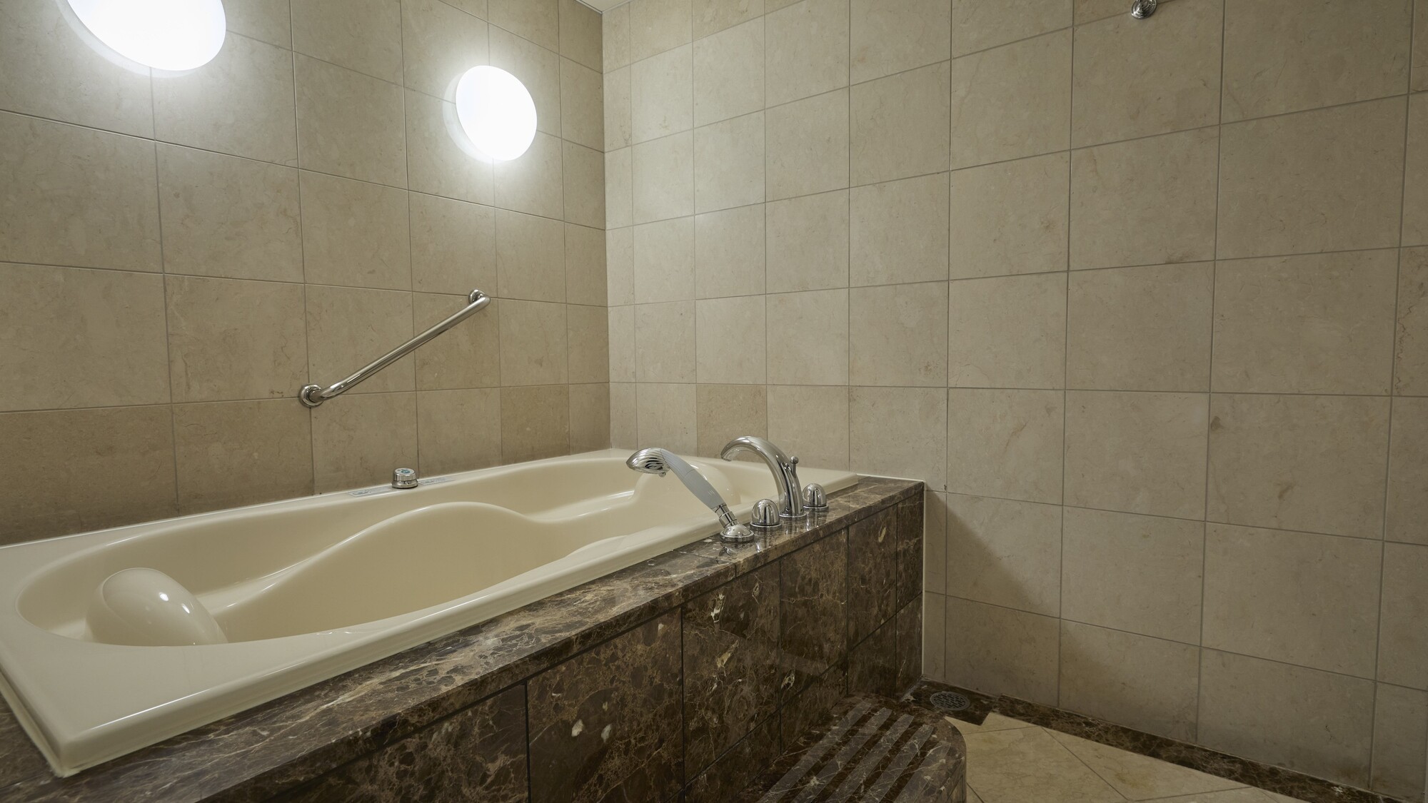 ラグジュリアススイート