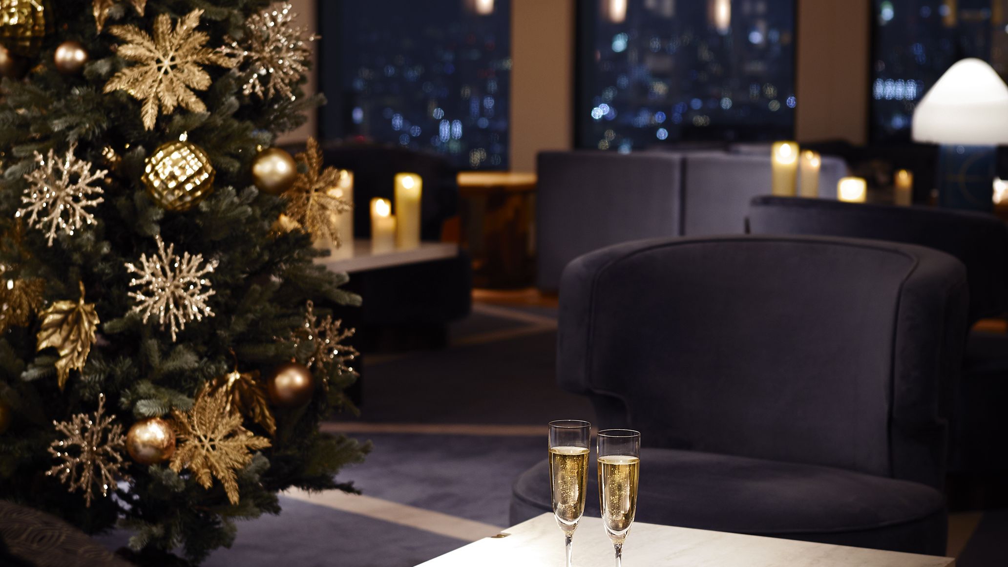 本館45階／クラブラウンジのクリスマスは期間限定で特別な演出も。