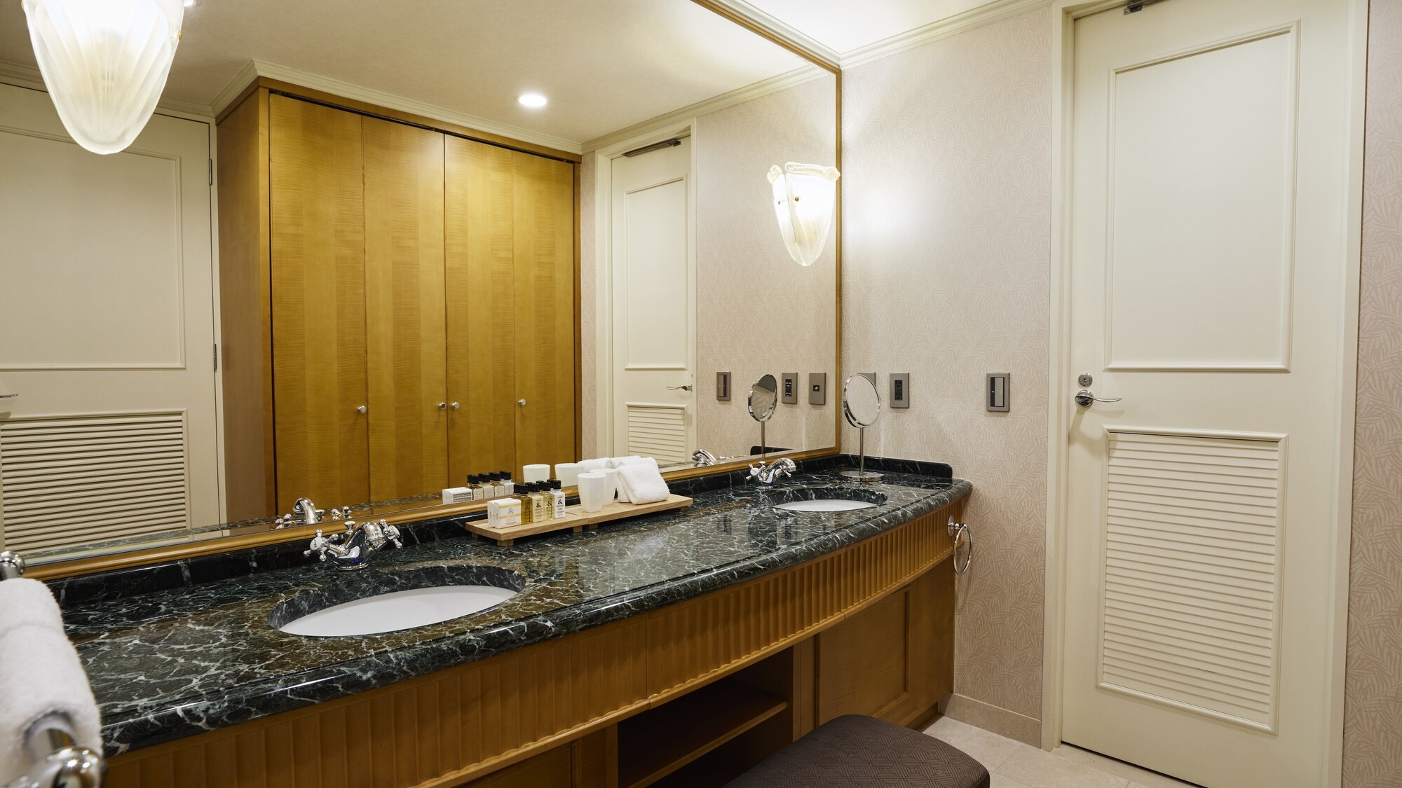 ラグジュリアススイート