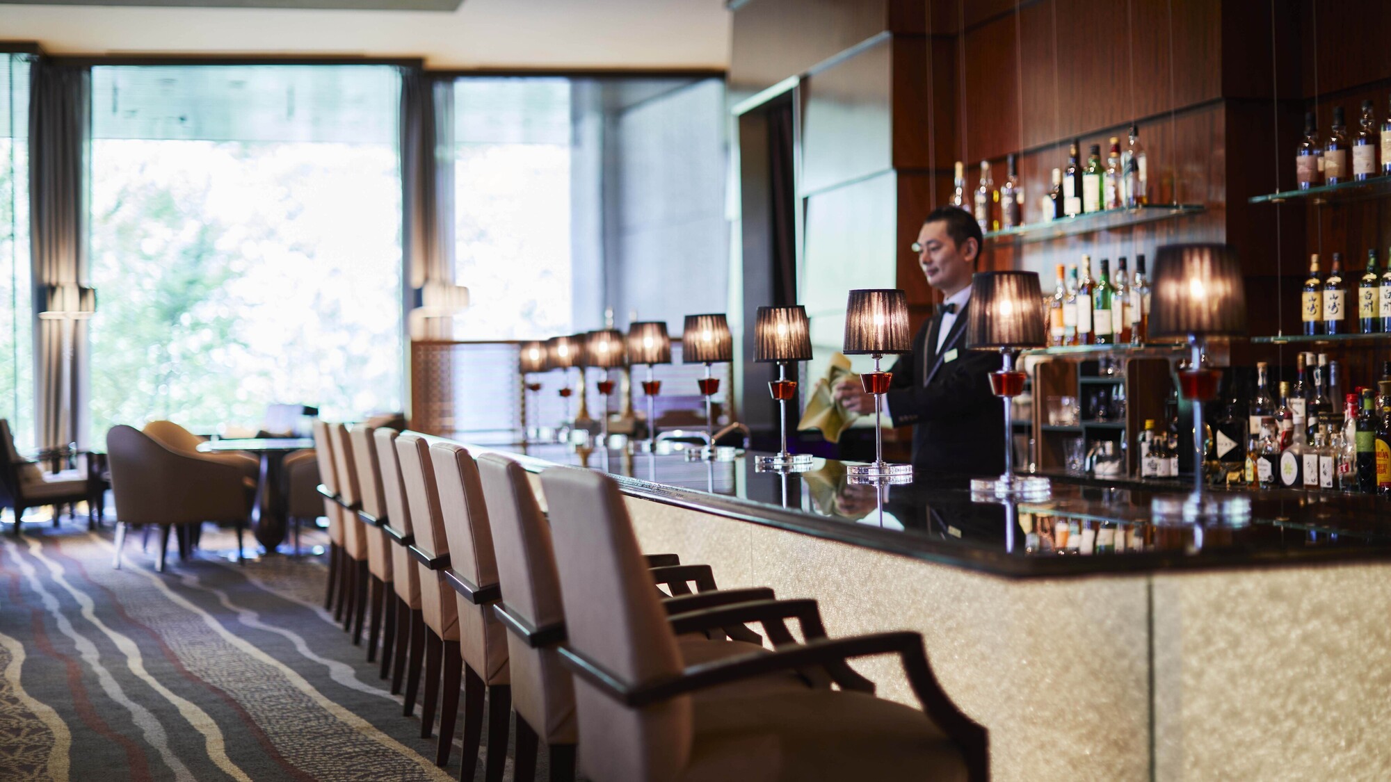 ＜カクテル＆ティーラウンジ＞