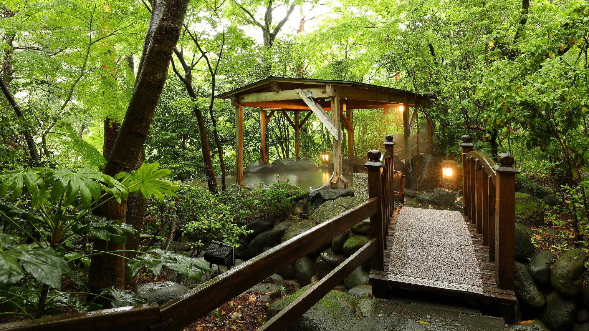 【露天風呂】(女性用)