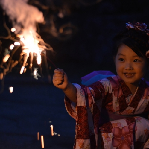 夕涼みをしながら花火で思い出に残るご旅行を・・・