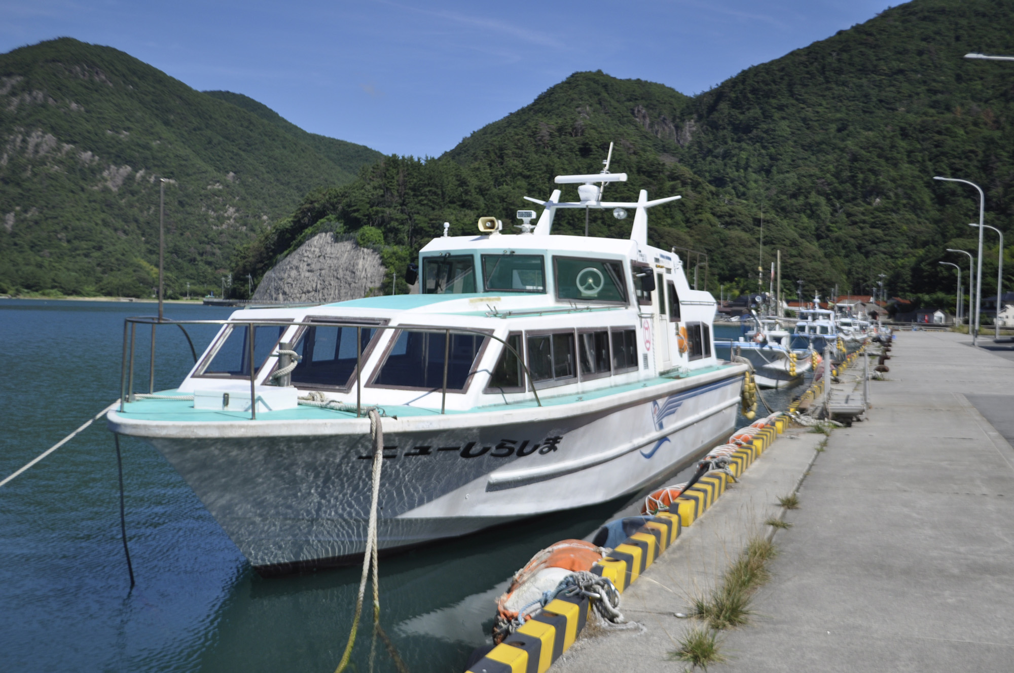 【ローソク島遊覧船乗り場】