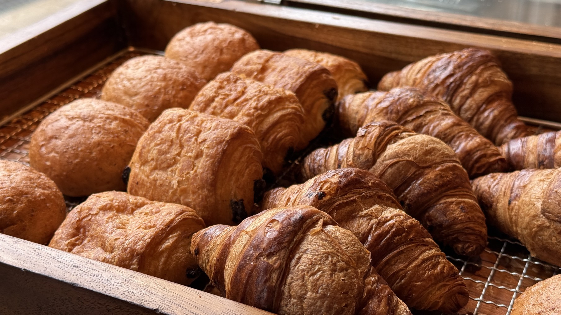 【朝のパン5種セット＆コーヒー付きプラン】駅デッキ直通！ビジネス出張・観光に最適！