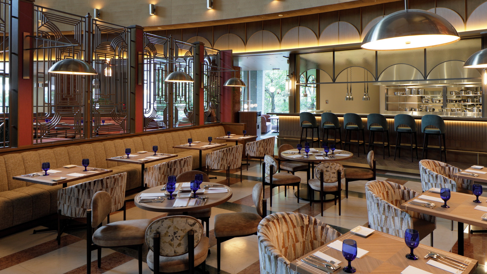 【MAIN DINING sereno】ゆったりとしたお席で、こだわりの料理を楽しむ贅沢な時間