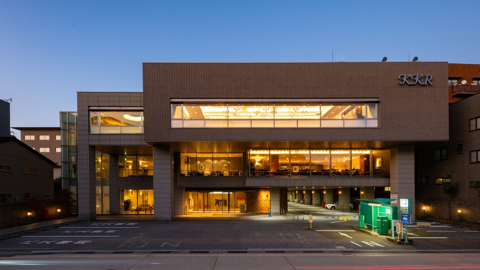 あなたはどっち？「日本海の旬の恵み+のどぐろ・治部煮付の 魚会席！」or「希少！能登牛の肉会席」