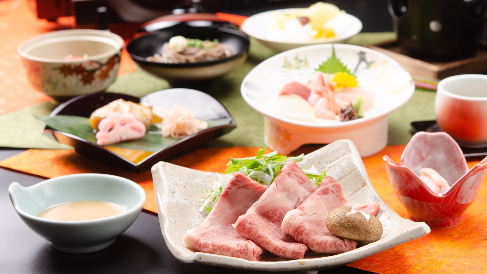 温泉正月【12/31 1/1 限定】２食付＆抽選会・夕食特別会席　朝食金沢おせち　C/Oは11：00